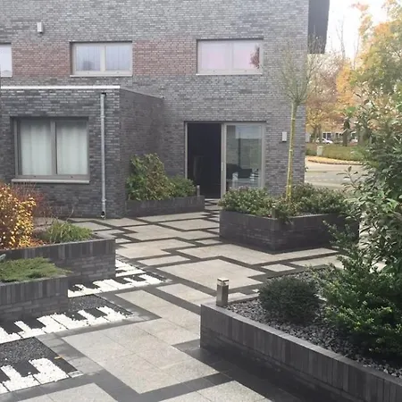 Luxe Era Studio's Apartment *