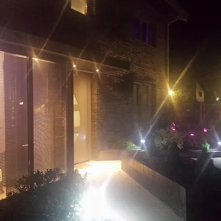 Luxe Era Studio's Apartman