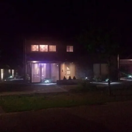 Luxe Era Studio's Apartman