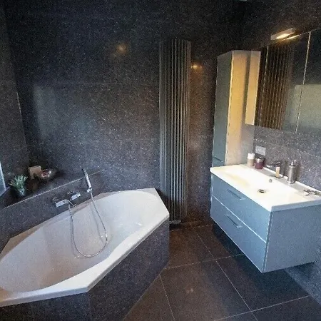 Luxe Era Studio's Apartment *